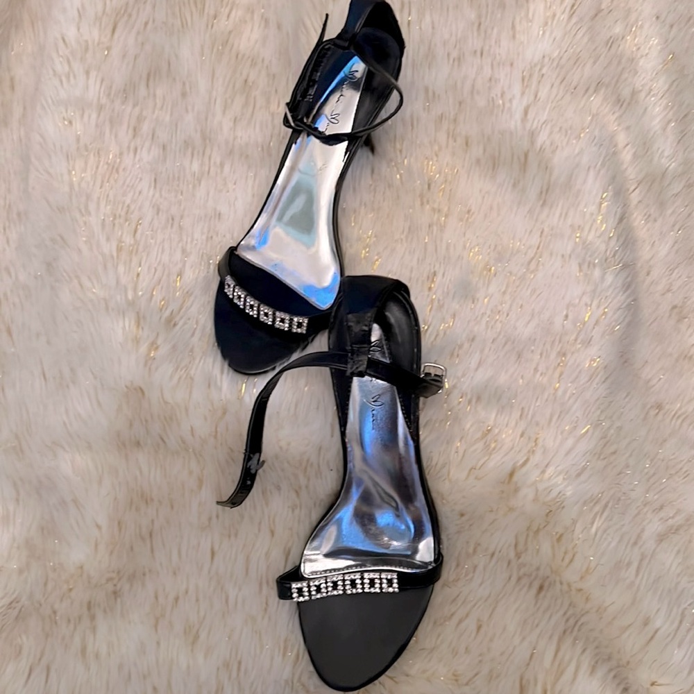 Black heel sandal